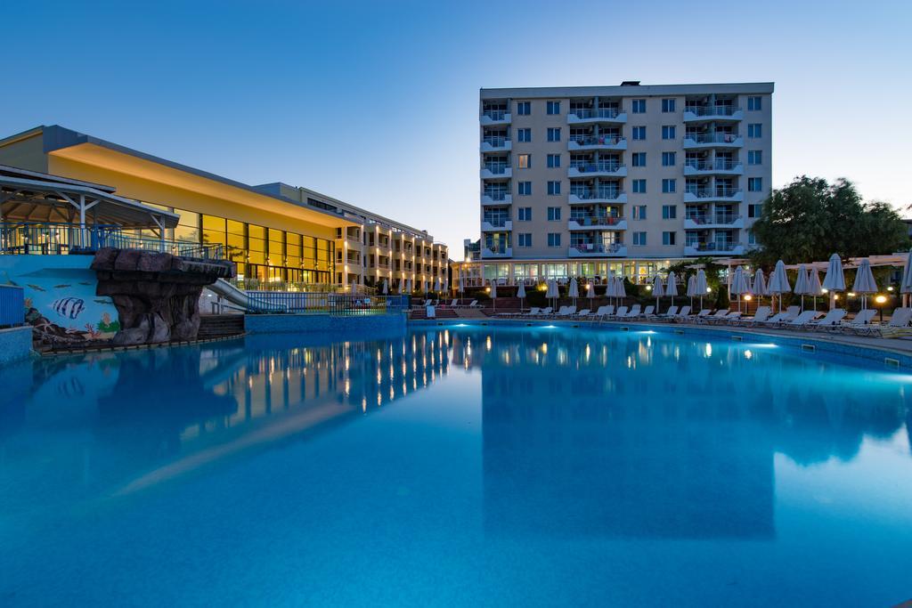 Hotel Perla Beach Club Primorsko Exterior photo